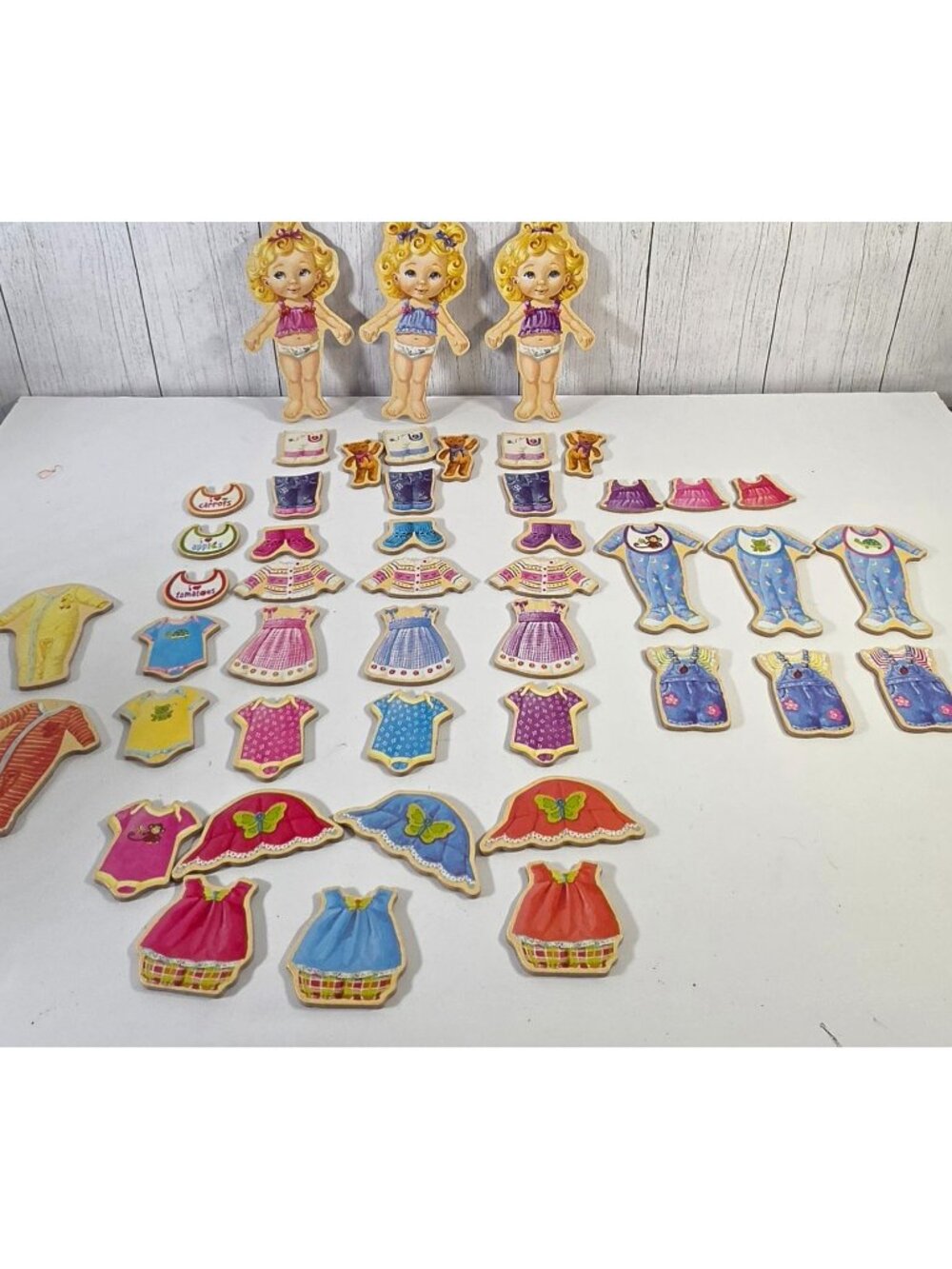 VINTAGE TS SHURE TEENY TINY TRIPLETS WOODEN MAGNETIC DRESS UP DOLLS PLAYSET LOT